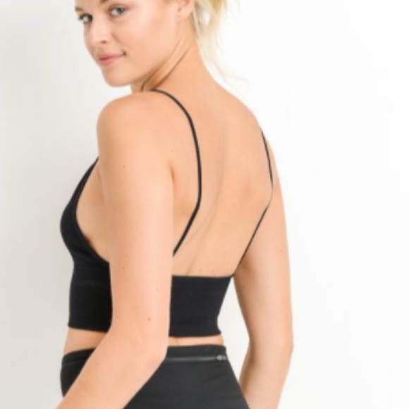 Black Seamless Camisole Bra - Picture 6 of 7